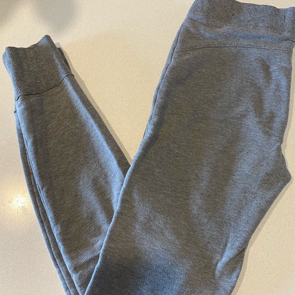 Hollister Legging- bundle 3+ items get 15% off - Picture 3 of 6